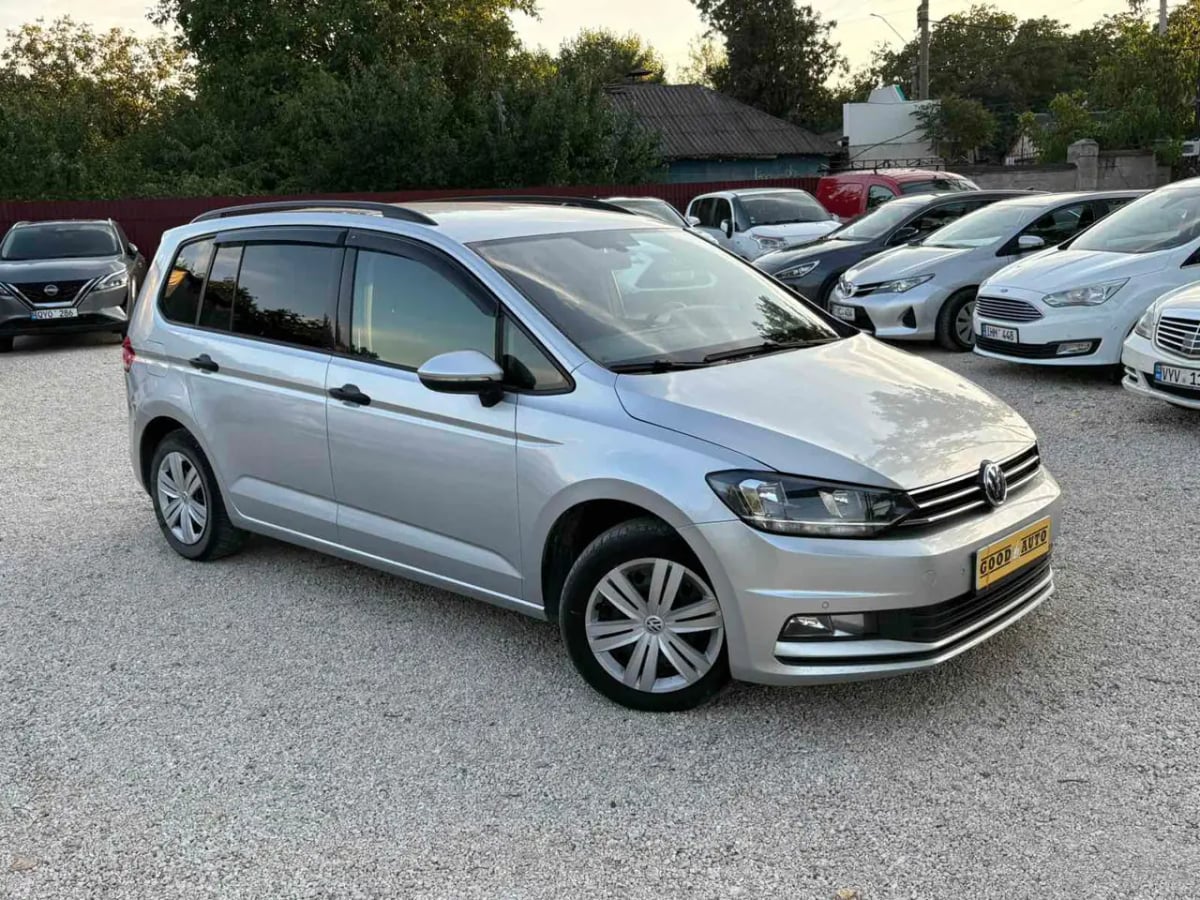 Volkswagen Touran - fotografia principala