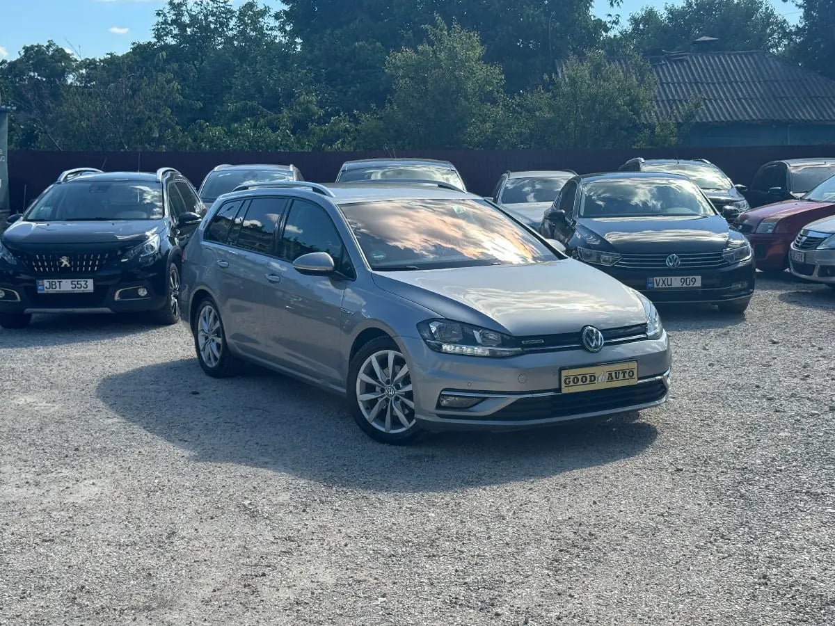 Volkswagen Golf - fotografia principala