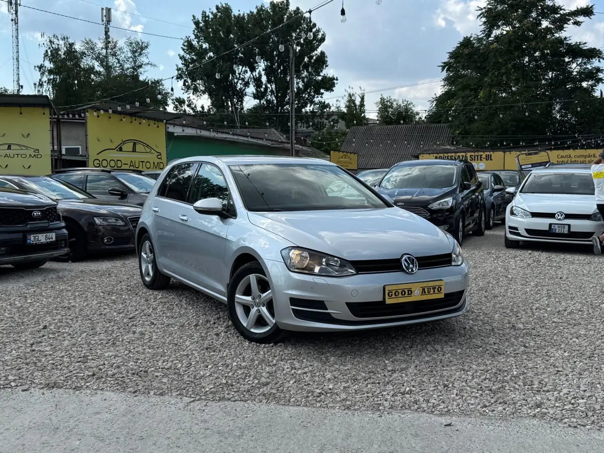 Volkswagen Golf - fotografia principala