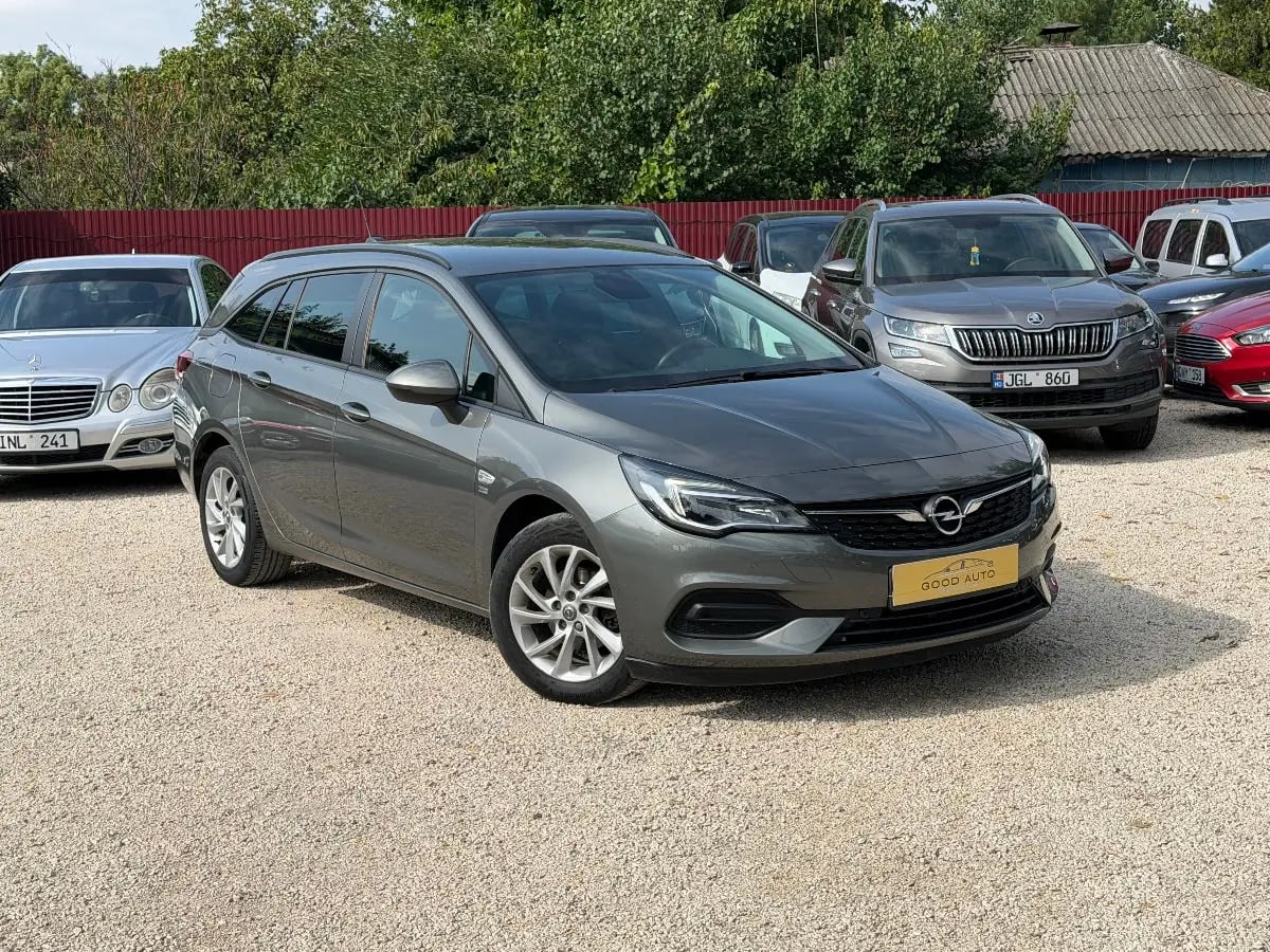 Opel Astra - fotografia principala