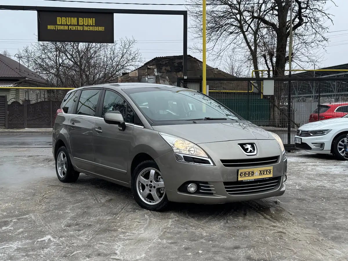 Peugeot 5008 - fotografia principala