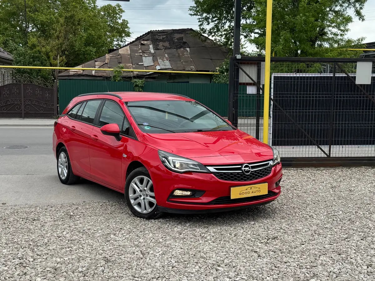 Opel Astra - fotografia principala